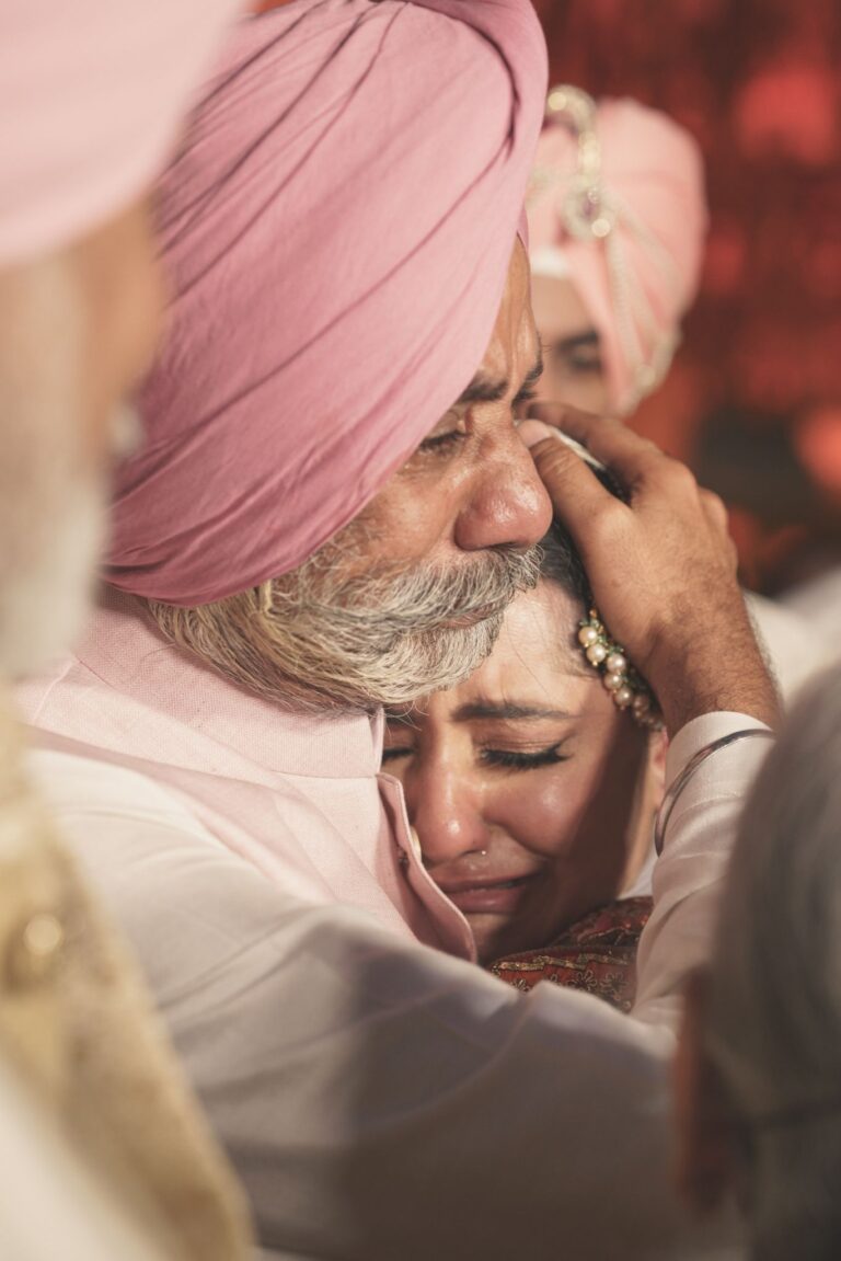 vidai-emotional-moment-sargun-kanwar-05 Emotional vidai ceremony Sikh wedding Chandigarh Bride farewell vidai moment Sargun Kanwar Punjabi wedding Vidai rice throwing ritual Sikh wedding photography